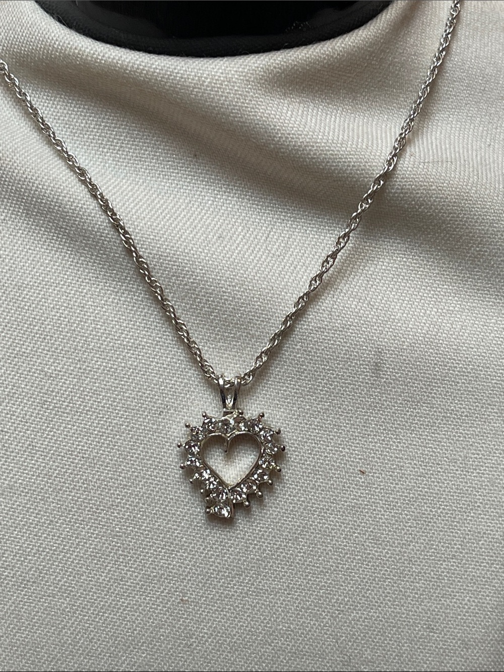 Rhinestone silver-tone heart on 18” rope chain with 3” extender